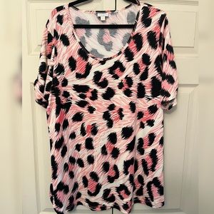 LuLaroe Plus Size 3XL Morgan Flared Tee Pink Leopard Print